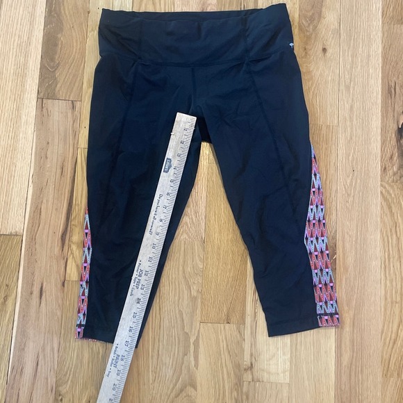 Women's ATHLETA Capri Leggings Black and Multicolor SZ M - Picture 3 of 5